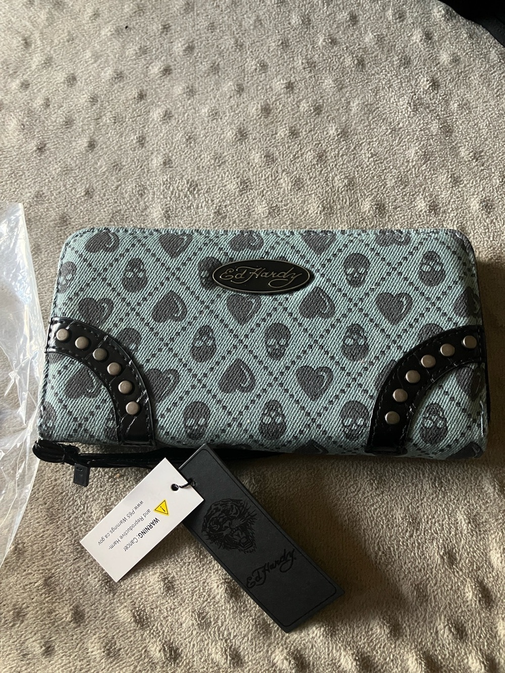 Ed Hardy Mint Green and Black Skull & Heart Zip Wallet